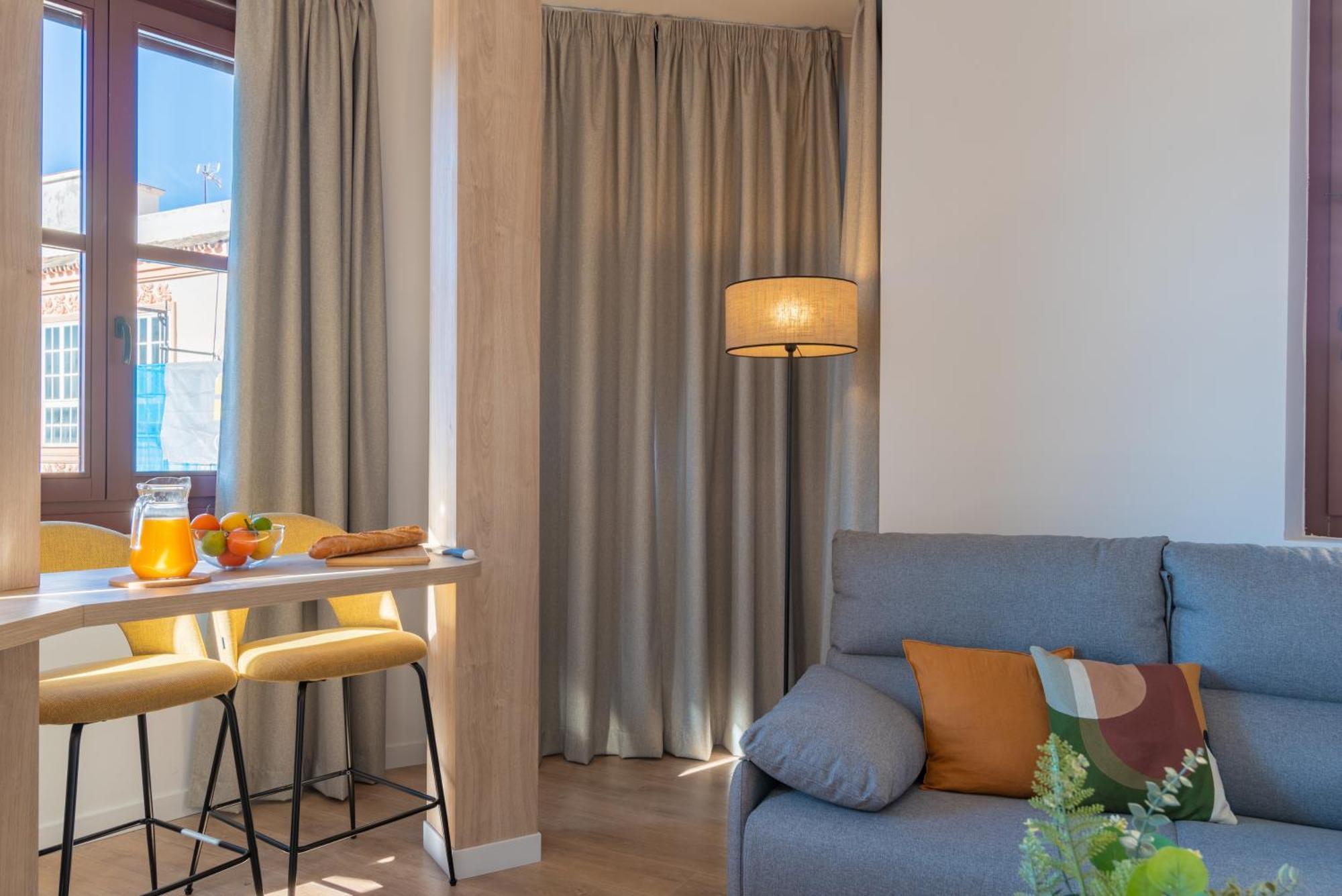 Feelathome Atarazanas Apartments Malaga Exterior photo