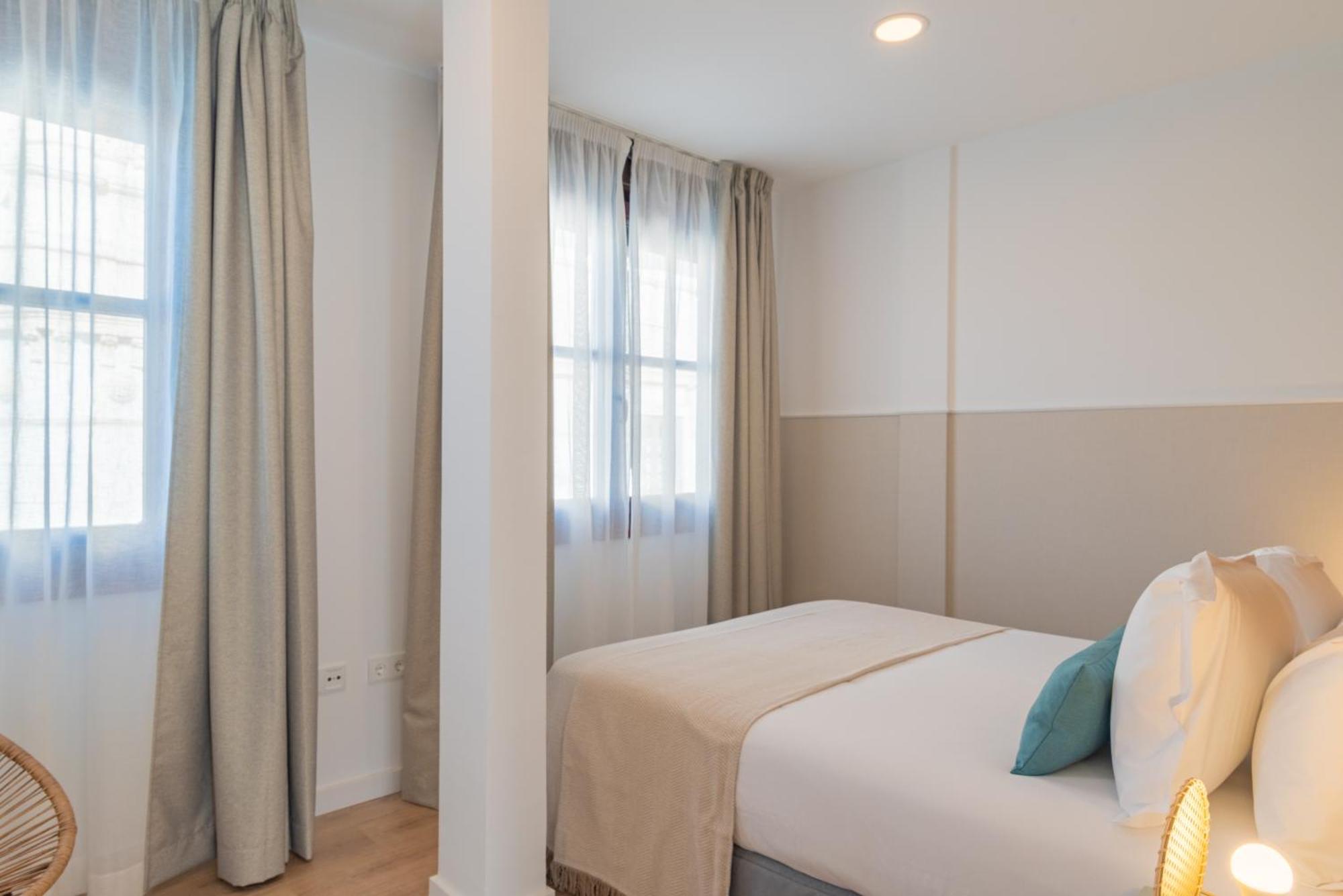 Feelathome Atarazanas Apartments Malaga Exterior photo