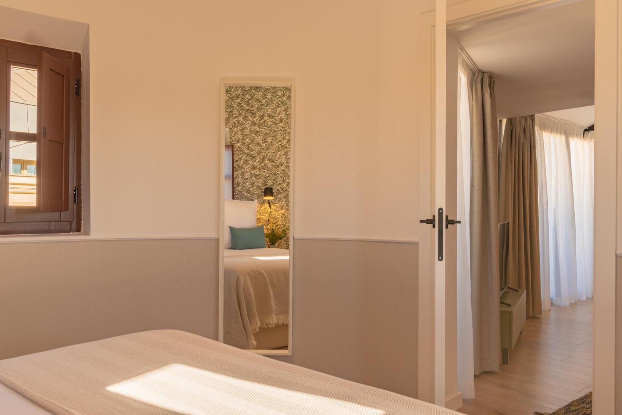 Feelathome Atarazanas Apartments Malaga Exterior photo