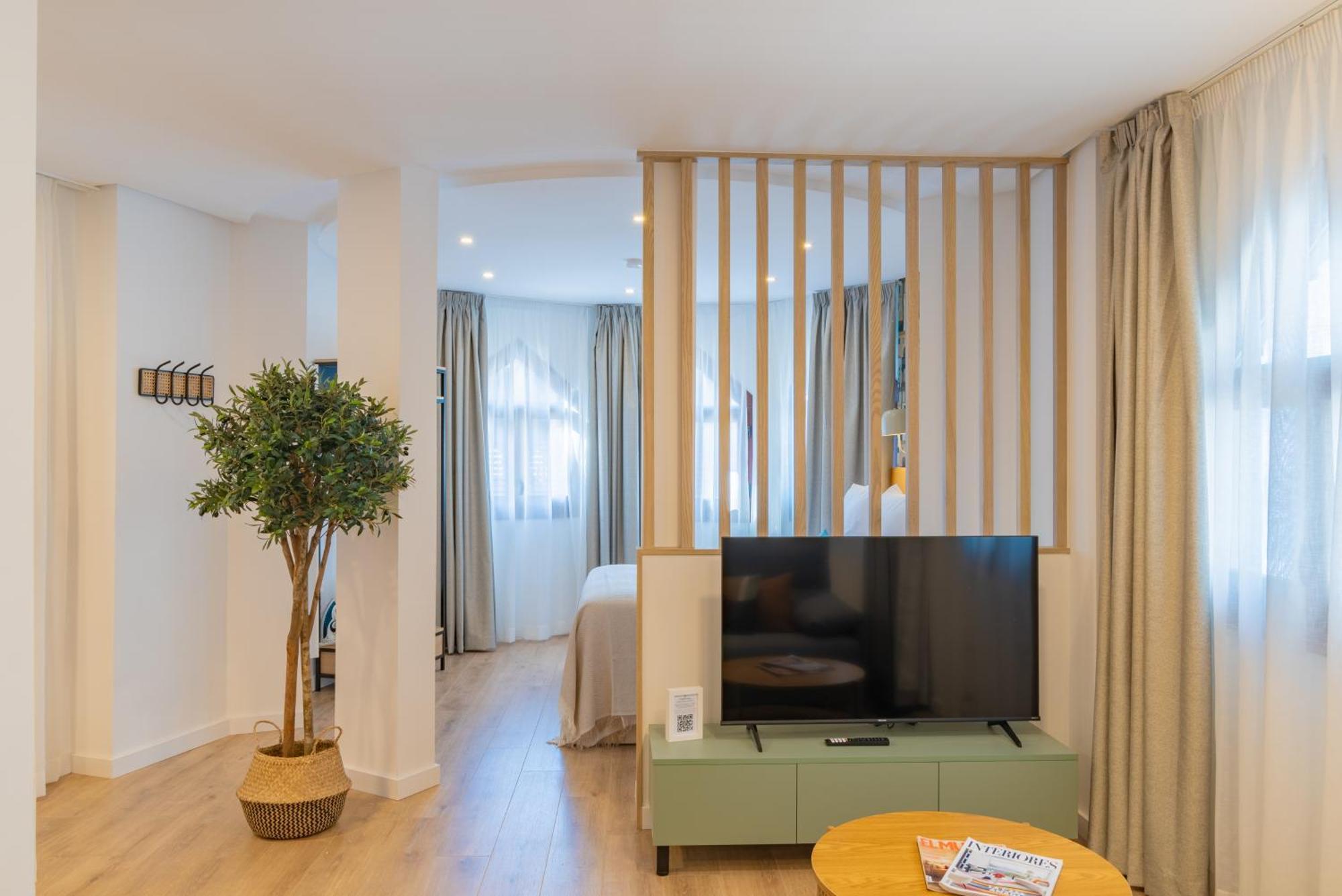 Feelathome Atarazanas Apartments Malaga Exterior photo