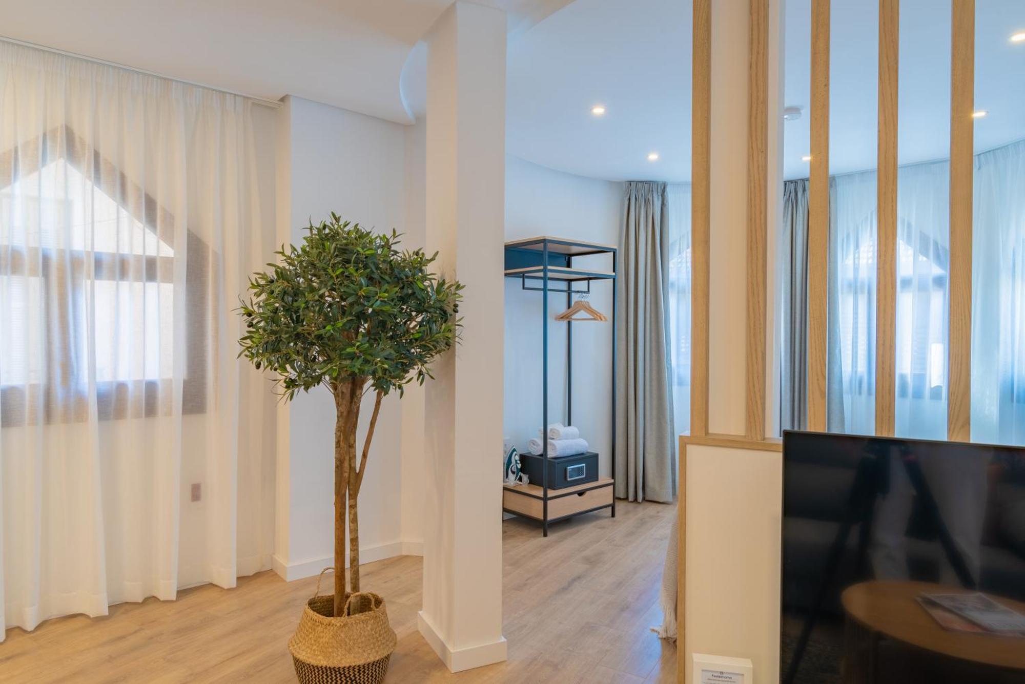 Feelathome Atarazanas Apartments Malaga Exterior photo